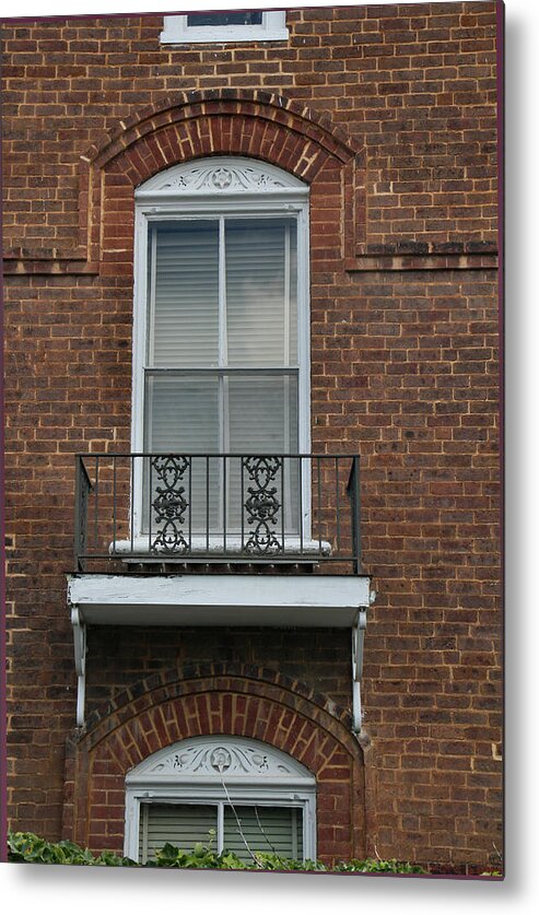 An Architectural Attribute Of Another Aesthetic Abode In The Shenandoah Valley Metal Print featuring the photograph Elegance by Lin Grosvenor