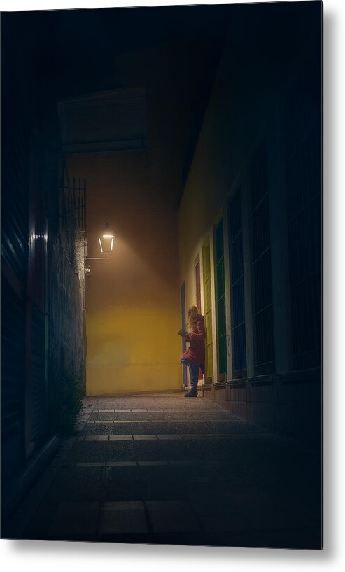 Street Metal Print featuring the photograph Waiting While I Read by Carlos Hernndez Martnez