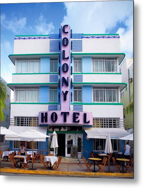 Colonyhotel Metal Print featuring the photograph Colony Hotel Daytime by Gary Dean Mercer Clark