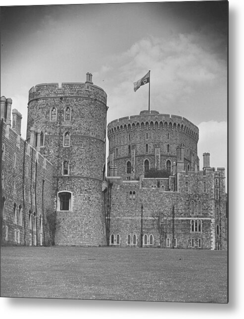 People Metal Print featuring the photograph Windsor Castle by Leonard G. Alsford