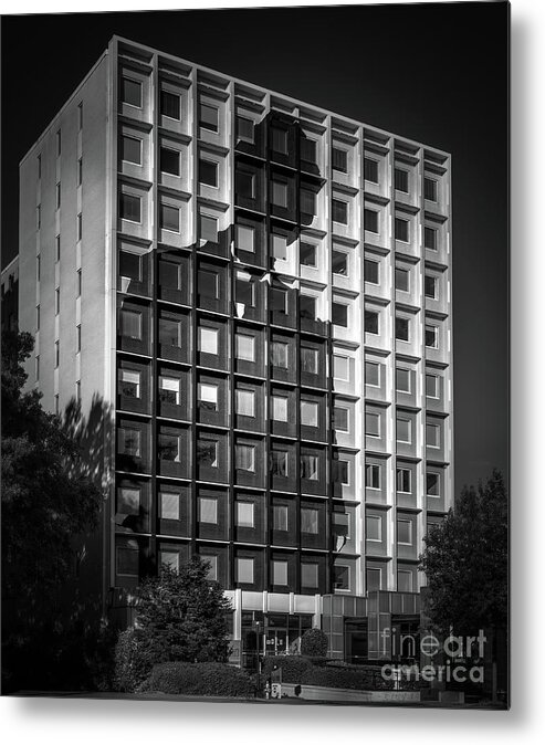 1447 Peachtree Street Metal Print featuring the photograph Silhouette Building by Doug Sturgess