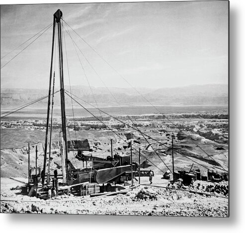Derrick Metal Print featuring the photograph Dead Sea Oil Rig by Library Of Congress/science Photo Library