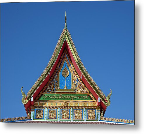 Scenic Metal Print featuring the photograph Wat Warinthraram Wiharn Gable DTHU506 by Gerry Gantt