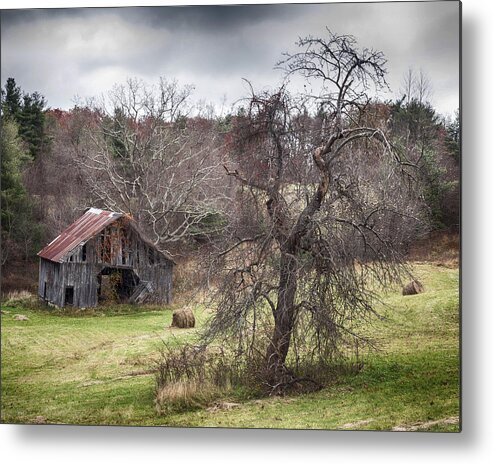 Barn Metal Print featuring the photograph Weathered by Alan Raasch