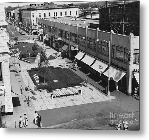 History Metal Print featuring the photograph Burdick Street Mall by Photo Researchers