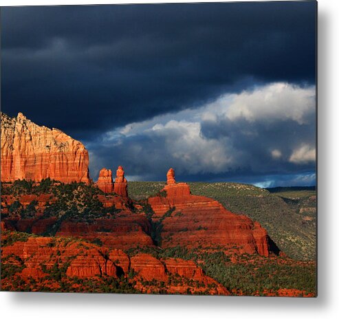 Red Rocks Metal Print featuring the photograph Soldiers' Pass by Tom Kelly