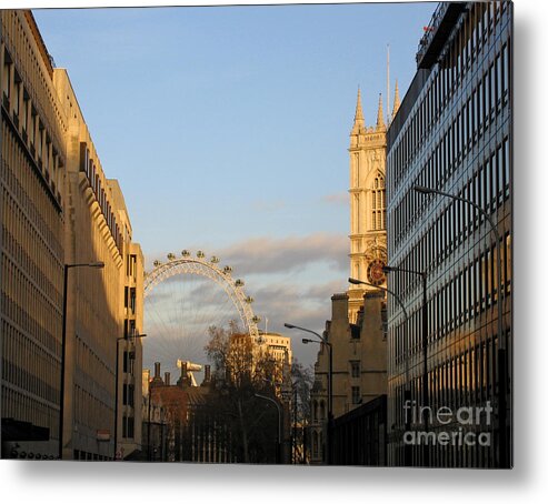 London Metal Print featuring the photograph Sun Sets on London by Ann Horn