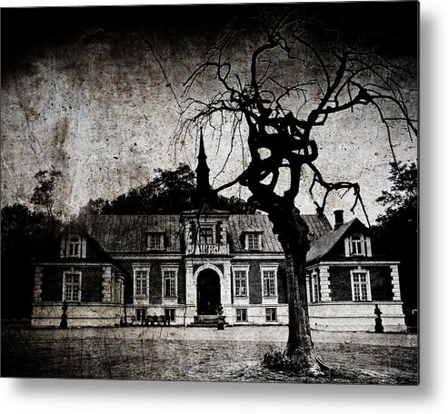 Creepy Metal Print featuring the photograph The mansion by Laura Melis