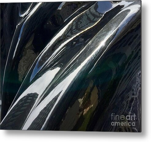 Venus Sculpture Lawrence Argent Light Movement Metal Print featuring the photograph Venus 1-1 by J Doyne Miller