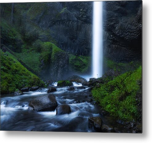 Portland Metal Print featuring the photograph Latourell Falls 2 by Junbo Liang