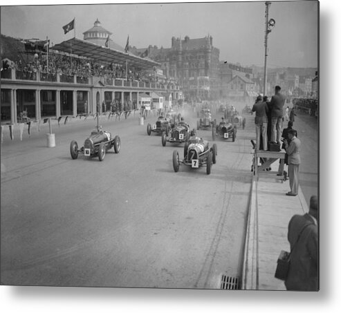 Crowd Metal Print featuring the photograph Mannin Moar Start by Lock