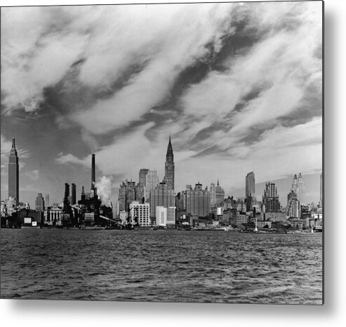 Apartment Metal Print featuring the photograph Pre - United Nations East Midtown by Hulton Archive