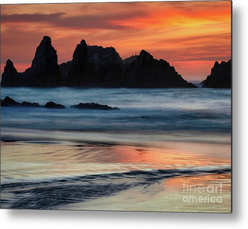 Oregon Metal Print featuring the photograph Fiery sunset #1 by Izet Kapetanovic
