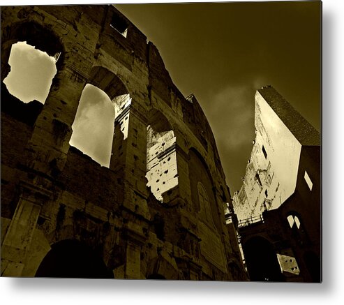 Rome Metal Print featuring the photograph Il Colosseo by Micki Findlay
