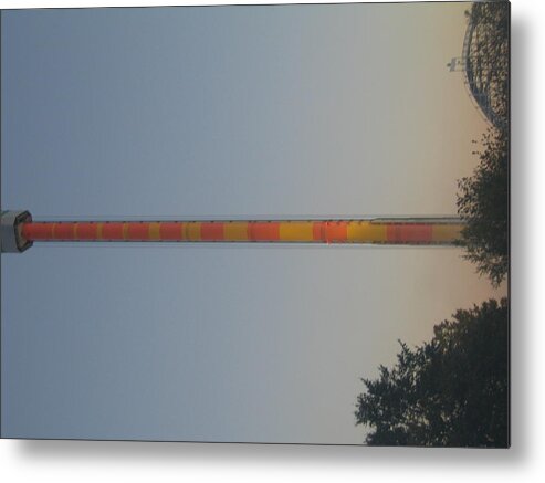 Kings Metal Print featuring the photograph Kings Dominion - Drop Tower - 01132 by DC Photographer