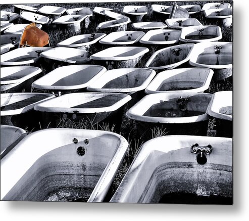 Porcelain Metal Print featuring the photograph Lonesome Tub by Daniel George