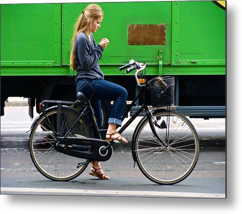 Women Metal Print featuring the photograph Paris Interlude by Ira Shander