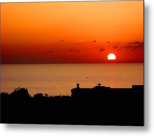 Sunset Metal Print featuring the photograph Set into the sea by Scott Carruthers