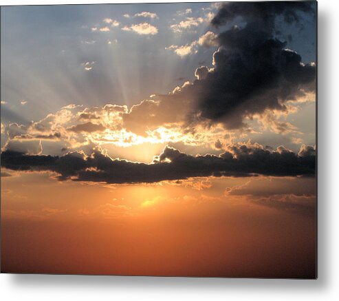 Sunset Metal Print featuring the photograph Sun Rays by Darcy Tate