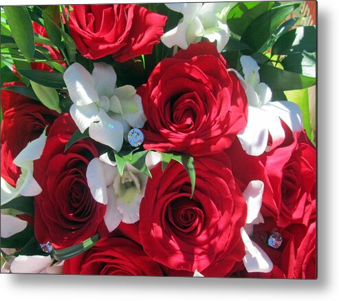 Red Roses Metal Print featuring the photograph The Proposal by Tikvah's Hope