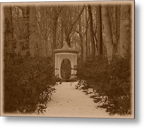 Winterthur Metal Print featuring the photograph Winterthur - Gazebo by Richard Reeve