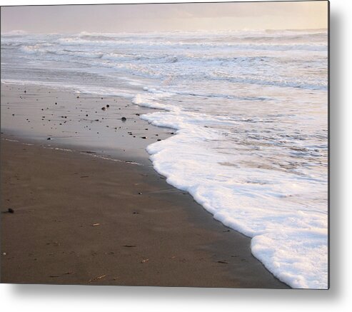 Oregon Metal Print featuring the photograph Sans Footprints by Lora Fisher