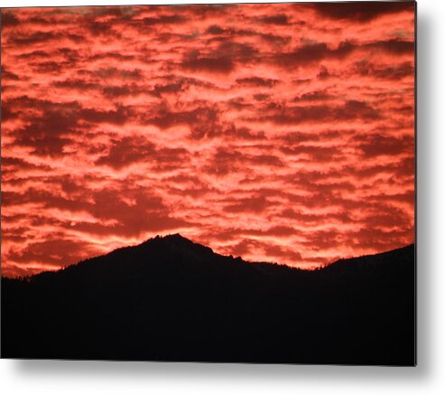 Sky Clouds Sunset Mystic Beauty Tao Zen Yoga Meditation Therapy Mystery Nature Relaxation Natural Nature Evening Dusk Mysterious Vishwarupa Mountain Red Light Hill Hills Mountains Cloud Therapeutic Interior Design Metal Print featuring the photograph Sky Glow by William McCoy