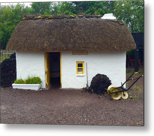 Small Irish Cottage Metal Print featuring the photograph Ireland Cottage by Sue Morris