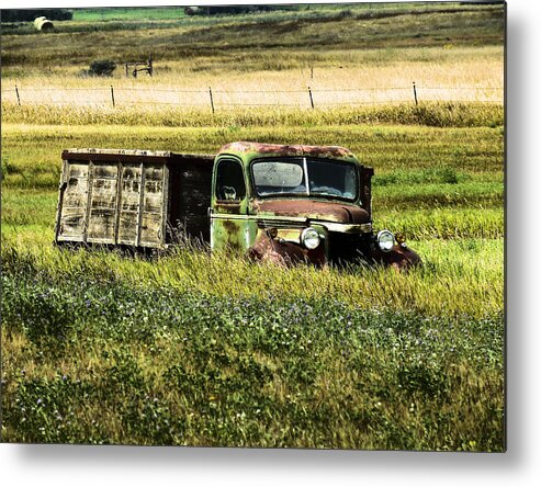 Truck Metal Print featuring the photograph Bereft in a field by Jeff Swan