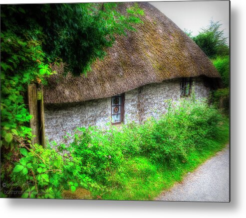 Thatched Metal Print featuring the photograph Thatched cottage 04 by B Cash