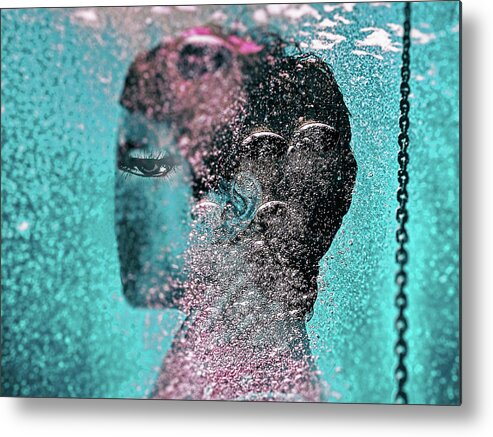 Underwater Metal Print featuring the photograph The eye underwater by Gabi Hampe