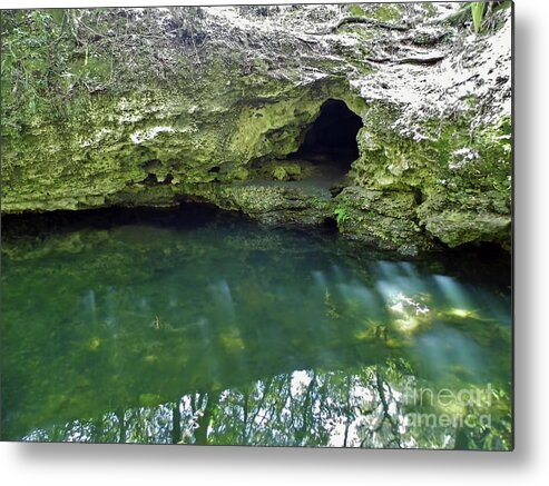 Grotto Metal Print featuring the photograph Beauty Of The Grotto by D Hackett