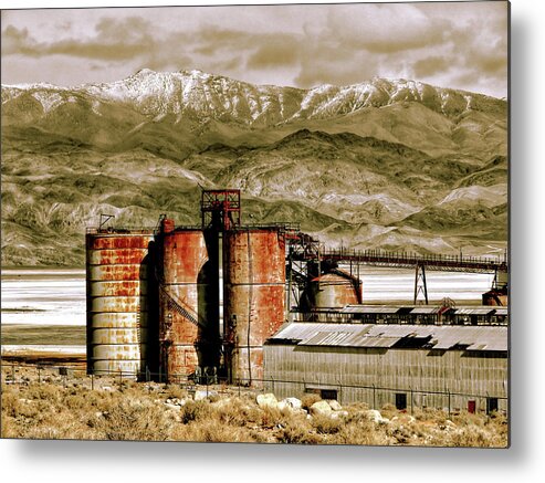 Road Trip Metal Print featuring the photograph Road Trip Abandoned Landscape by David Zumsteg