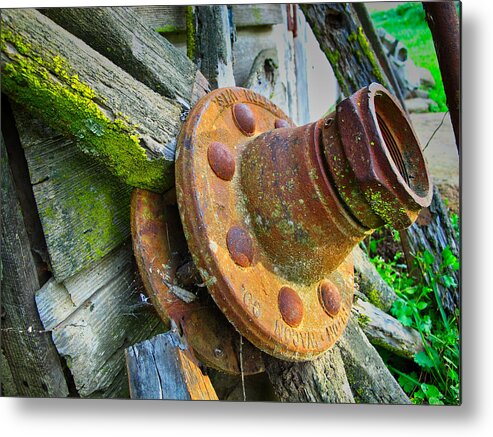 Wagon Metal Print featuring the photograph Rusted Hub by Tom Gresham