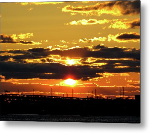 Sunset Metal Print featuring the photograph Split Sunset over Philadelphia by Linda Stern