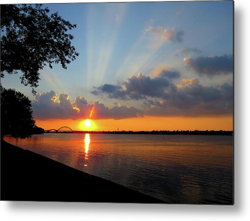 Sunset Metal Print featuring the photograph Sunset on the Delaware by Linda Stern