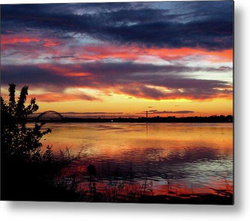 Sunsets Metal Print featuring the photograph Sunset on the Delaware No. Four by Linda Stern