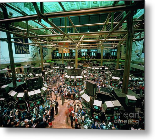New York Metal Print featuring the photograph Trading Floor Of New York Stock Exchange by Alex Bartel/science Photo Library