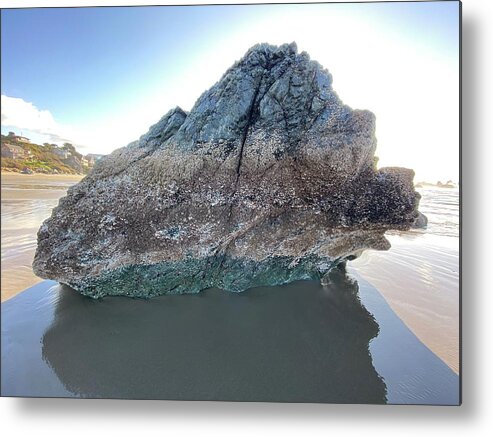 Rock Metal Print featuring the photograph Oregon beach by Brett Geyer