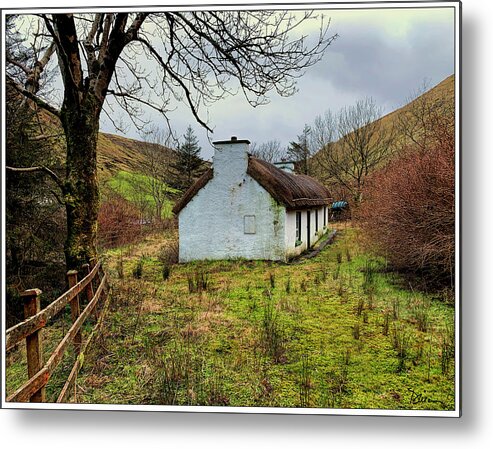 Irish Cottage Metal Print featuring the photograph Thatched by Peggy Dietz