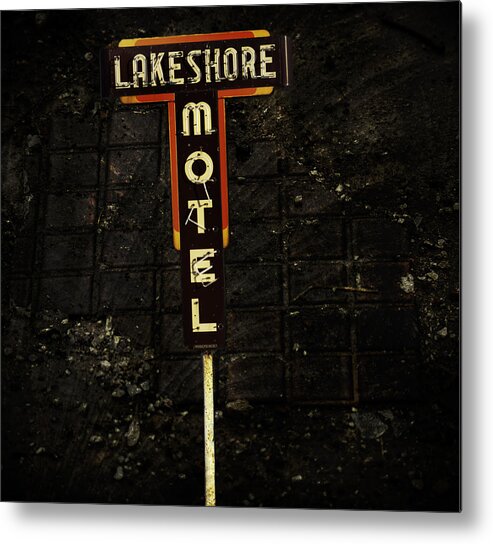 Lake Shore Motel Metal Print featuring the photograph Lake Shore Motel by Thomas Young