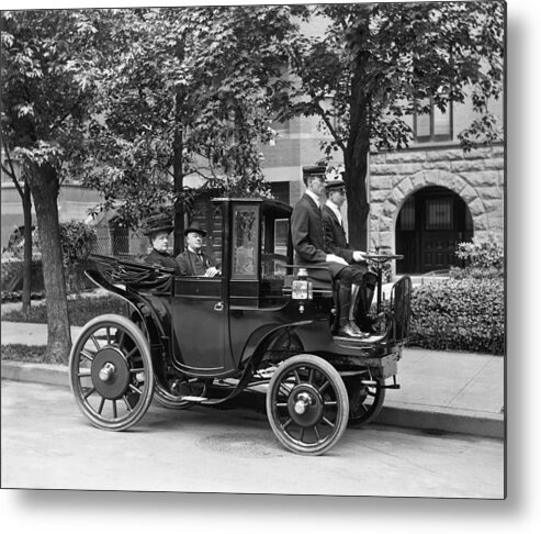 1900's Metal Print featuring the photograph Krieger Electric Carriage by Underwood Archives
