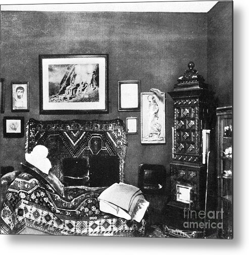 Science Metal Print featuring the photograph Freuds Consulting Room by Science Source