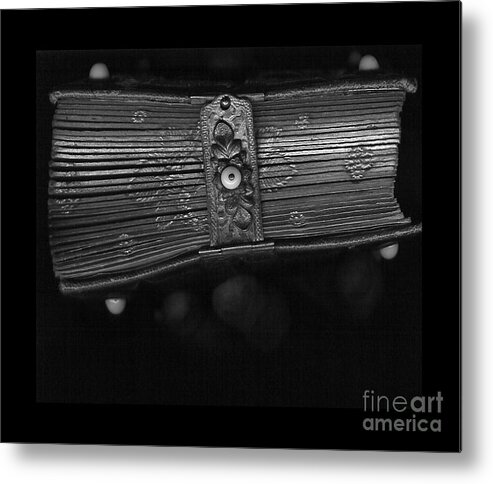 Family Metal Print featuring the photograph Holding Time - 1 by Linda Shafer