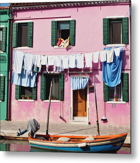 Italy Metal Print featuring the photograph Fresh Linen by Kim Fearheiley