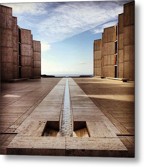 Beautyineverything Metal Print featuring the photograph Lines Of Minds Straight To Sea #salk by An Butti