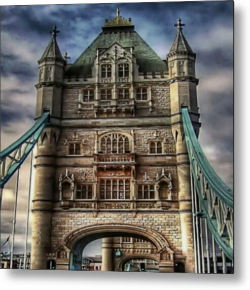 London Metal Print featuring the photograph London Bridge by Digital Art Cafe