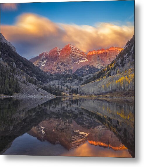 Aspen Metal Print featuring the photograph A Perfect Morning In Maroon Lake by Michael Zheng