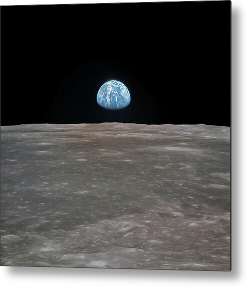 Scifi Metal Print featuring the photograph Earthrise by Bill Anders