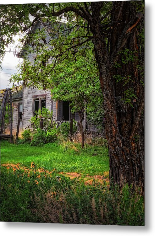 Old Metal Print featuring the photograph Old Farmhouse by Thomas Hall